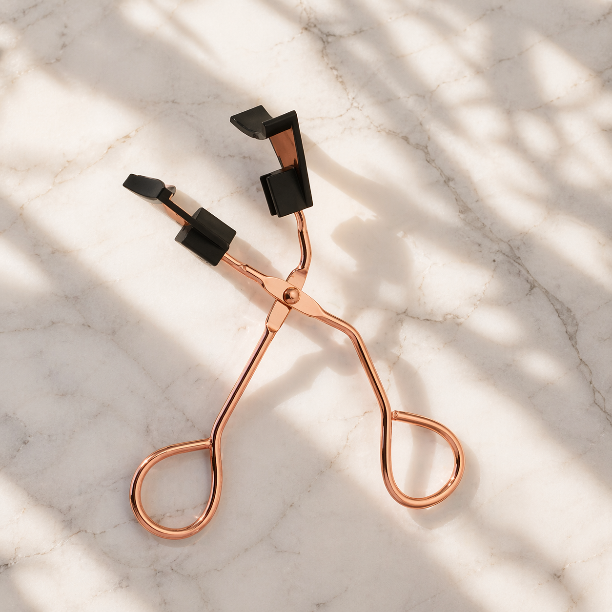 Tyzia Magnetic Eyelashes Glue-Free, Reusable, Wispy Volume