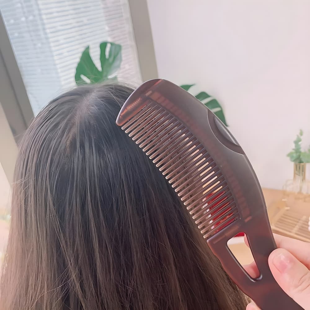 Nicole Scalp Flake Removal Comb Clean Roots, Massage, Easy Release