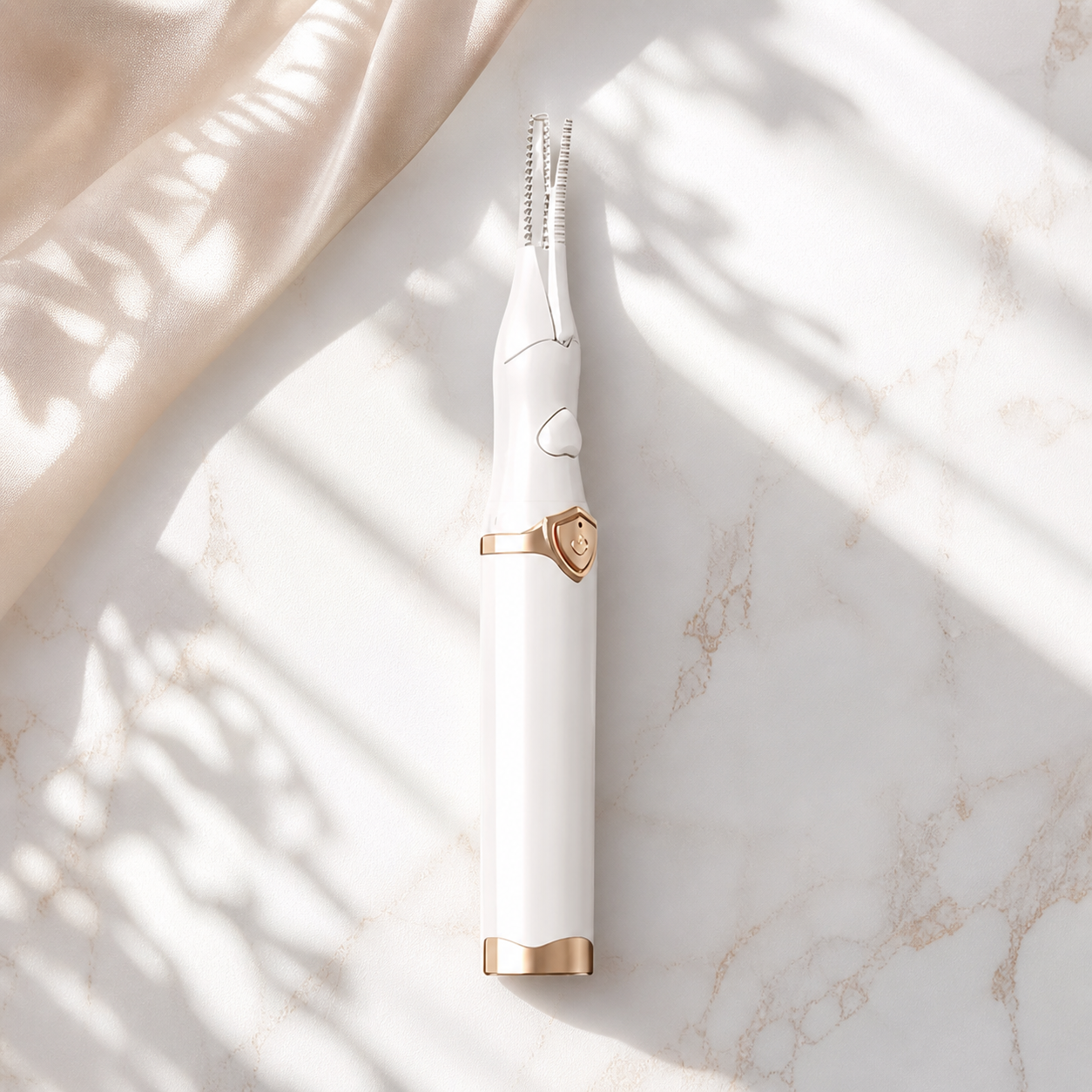 Hazel Heated Lash Curler Lifted Lashes Gentle Heat