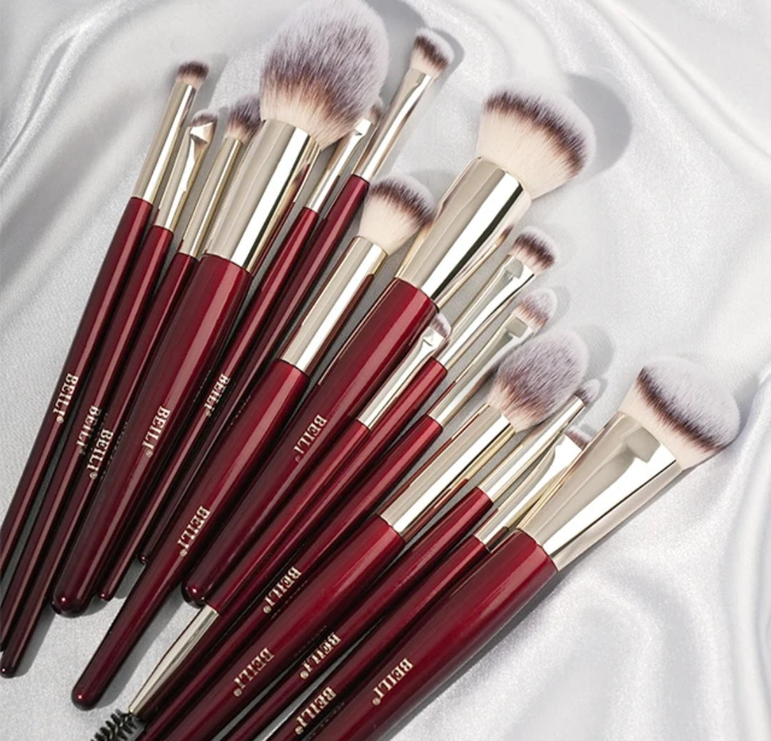 Ylona Pro Brush Set Smooth Blend, Soft Touch, 15 Pieces