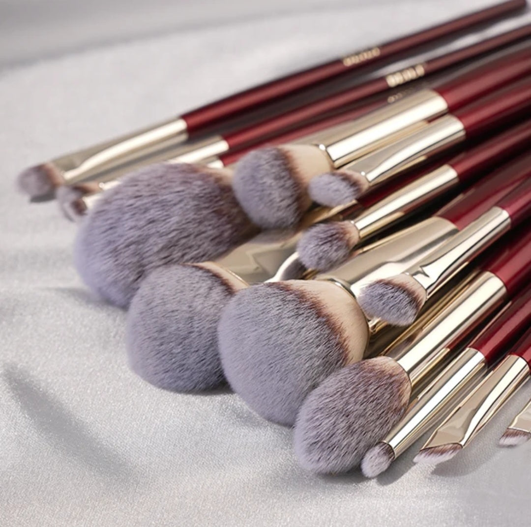 Ylona Pro Brush Set Smooth Blend, Soft Touch, 15 Pieces