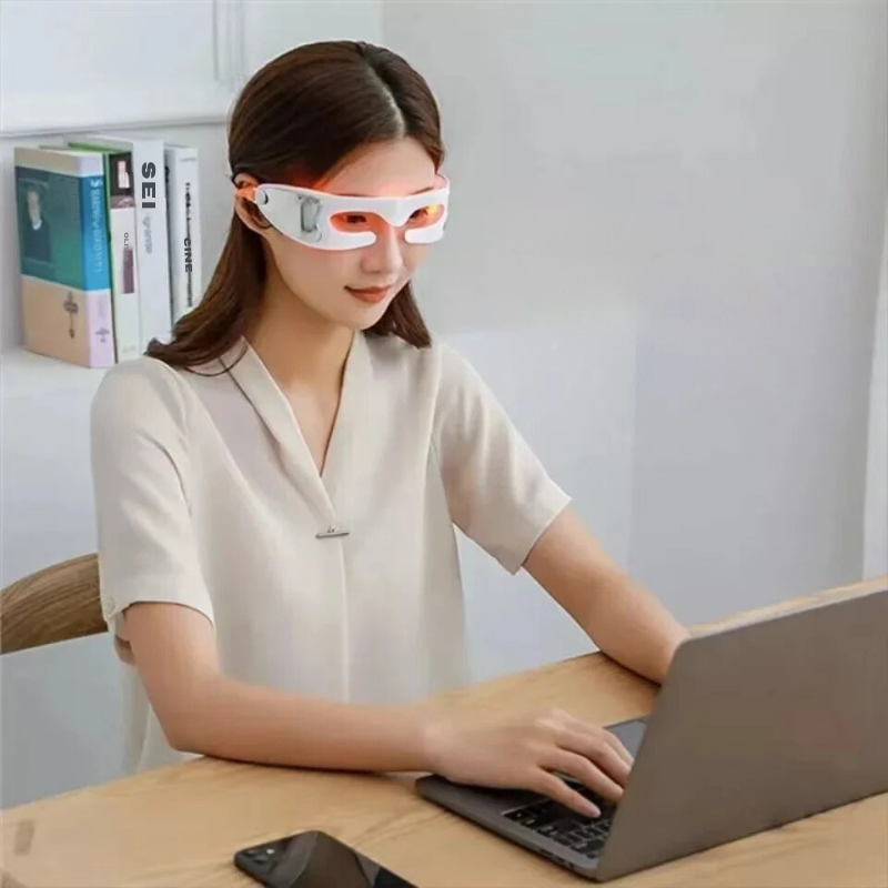 Felicity RejuvaSight Eye Massager Red Light, Calm, Compact