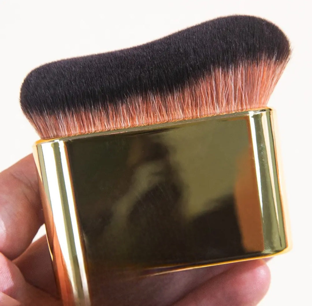 Anabella Wave Foundation Brush Smooth Blend, Glow, Gold