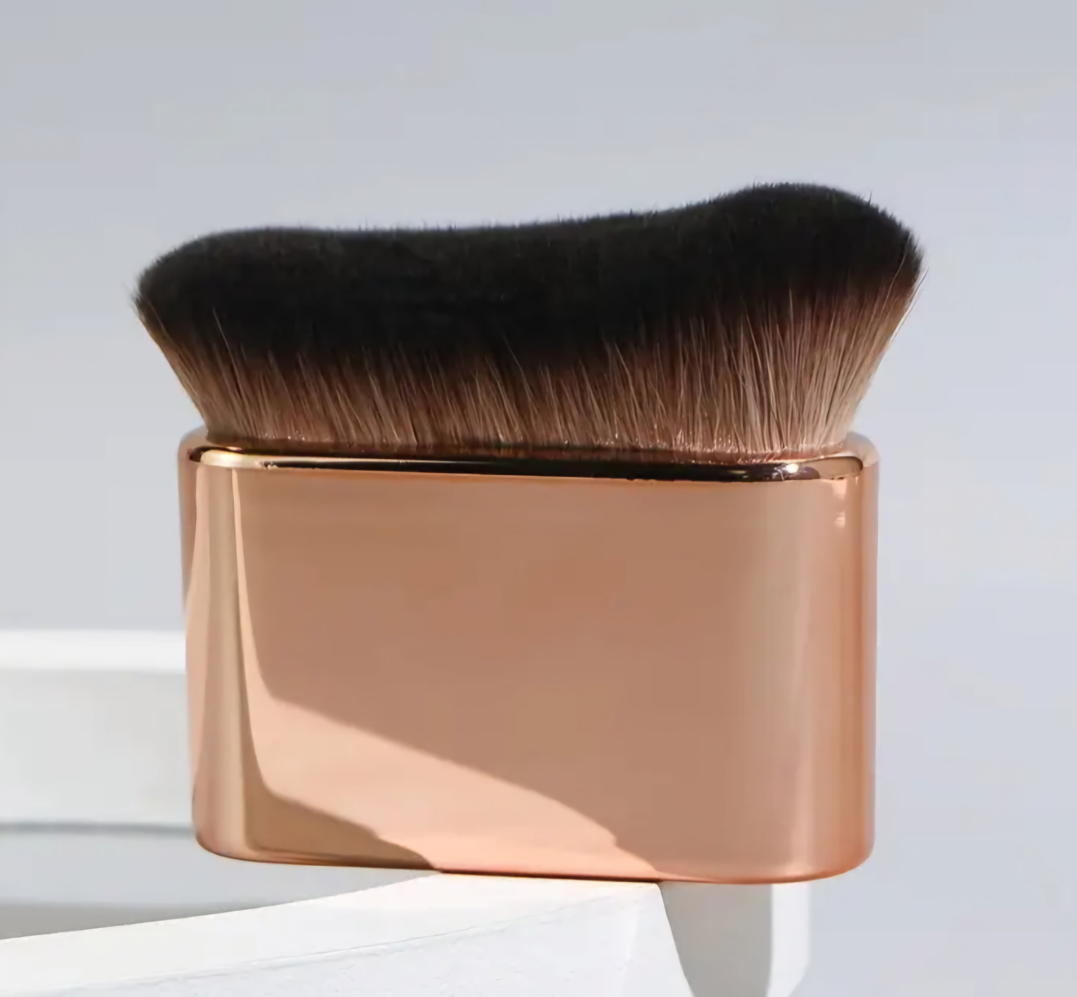 Anabella Wave Foundation Brush Smooth Blend, Glow, Gold